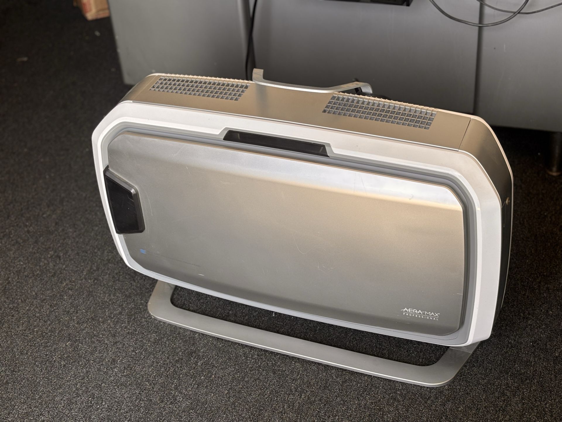 Fellowes AeraMax Pro AM4 Commercial Air Purifier - Image 2 of 9