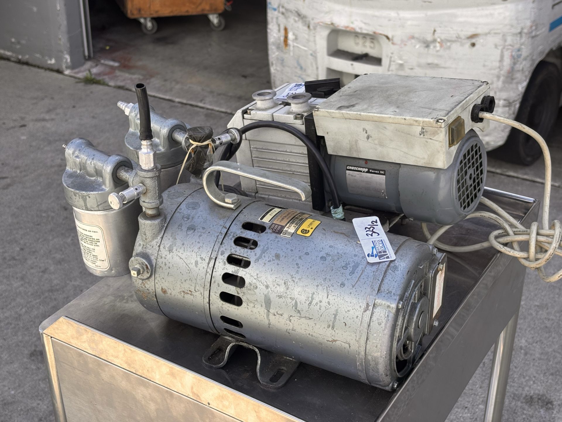 Lot of 2 Pumps Trivac D1, 6B + Gast Rotary Vane Vacuum Pump G180DX - Image 4 of 8