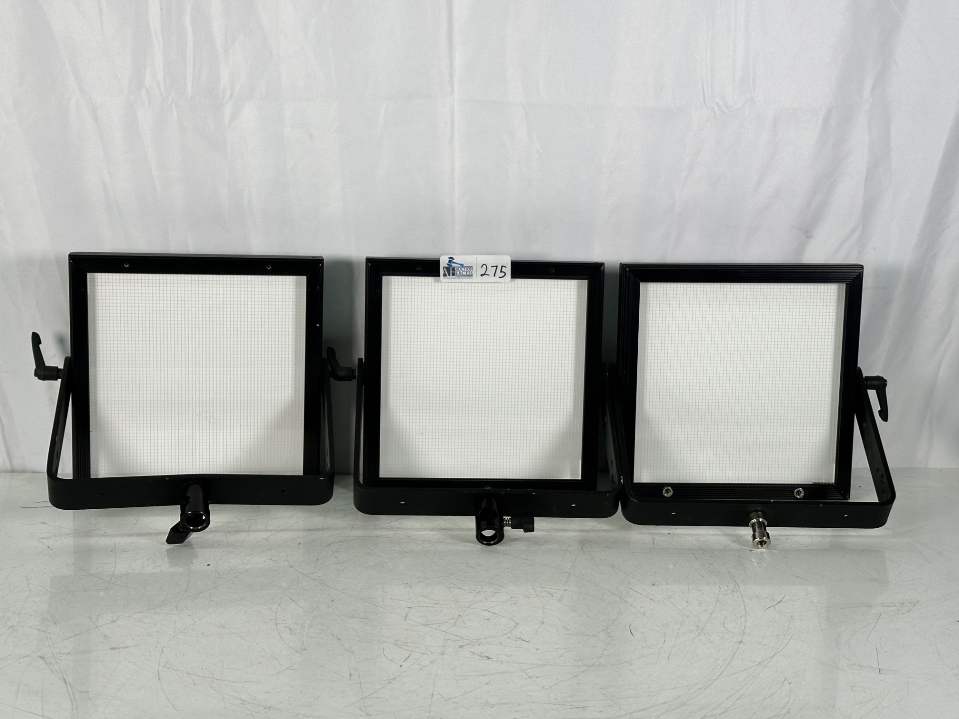 Rosco LitePad LED 3-Light Kit AC/DC Power w/Dimmers, Color Temp Change Includes Hard Case, 3 Stands, - Image 6 of 16
