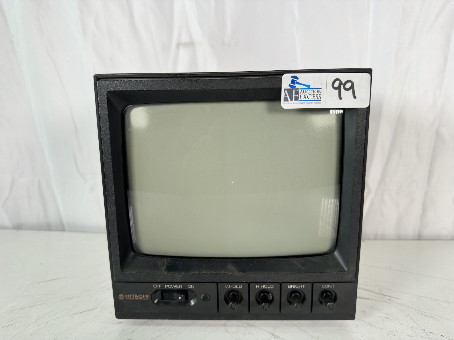 Hitachi VM-910AM CRT Monitor / Mini Monitor - Image 2 of 5