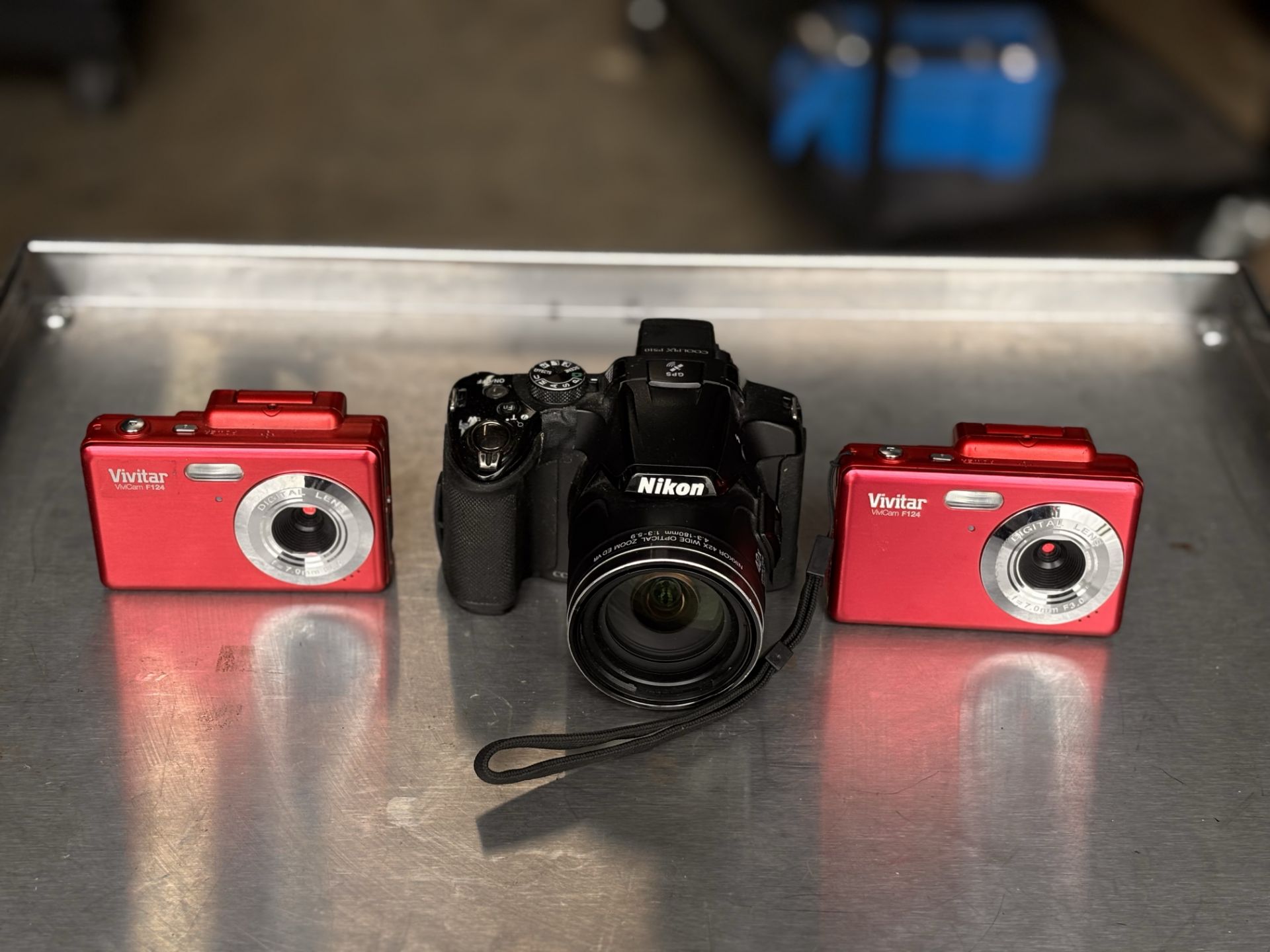 Lot of Digital Cameras including Nikon Coolpix P510, (2) Vivitar F124 Digital Cameras - Image 2 of 6