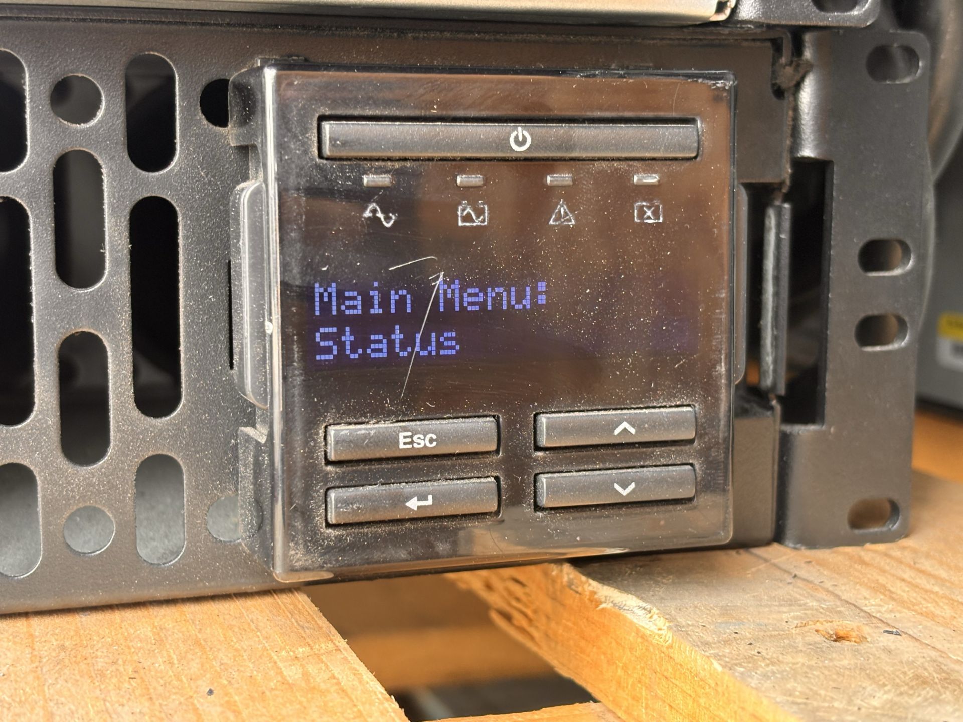 APC Smart X 3000 LV SMX3000RMLV2U Rack-mountable UPS w/ Schneider APC9641 Network Card - Image 4 of 13