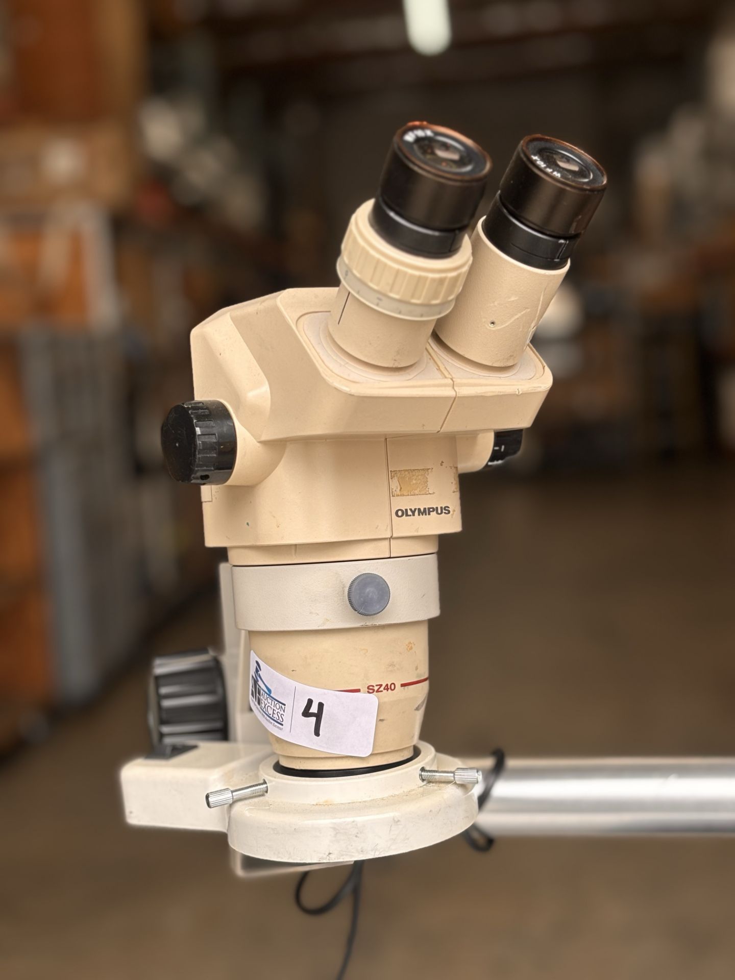 Olympus SZ40 Stereo Zoom Microscope w/ Arm, Base and Eyepieces - Image 2 of 9