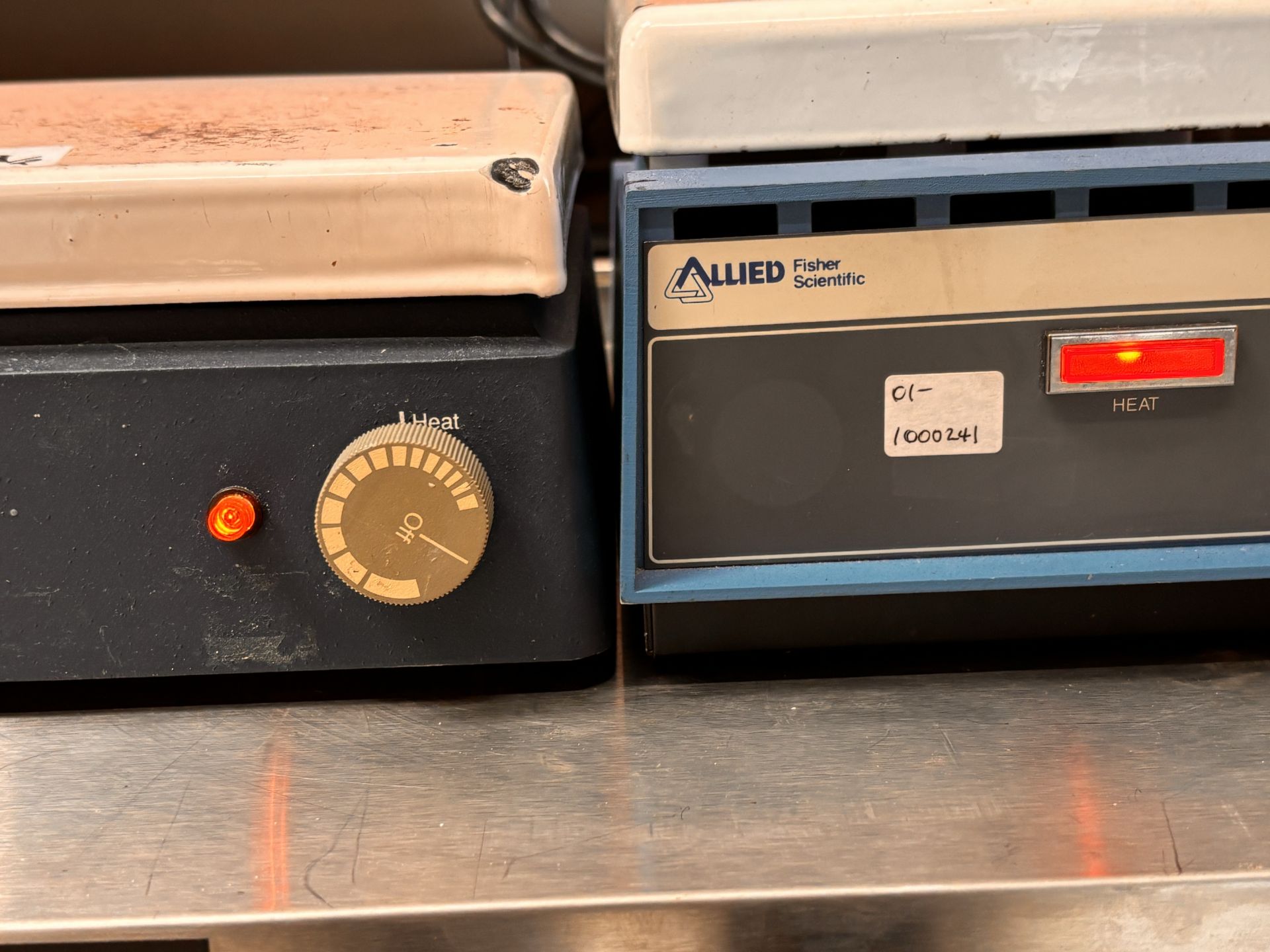 Lot of 2 Fisher Scientific Hot Plates including Fisher Scientific Thermix 300T, Fisher Scientific 11 - Image 8 of 8