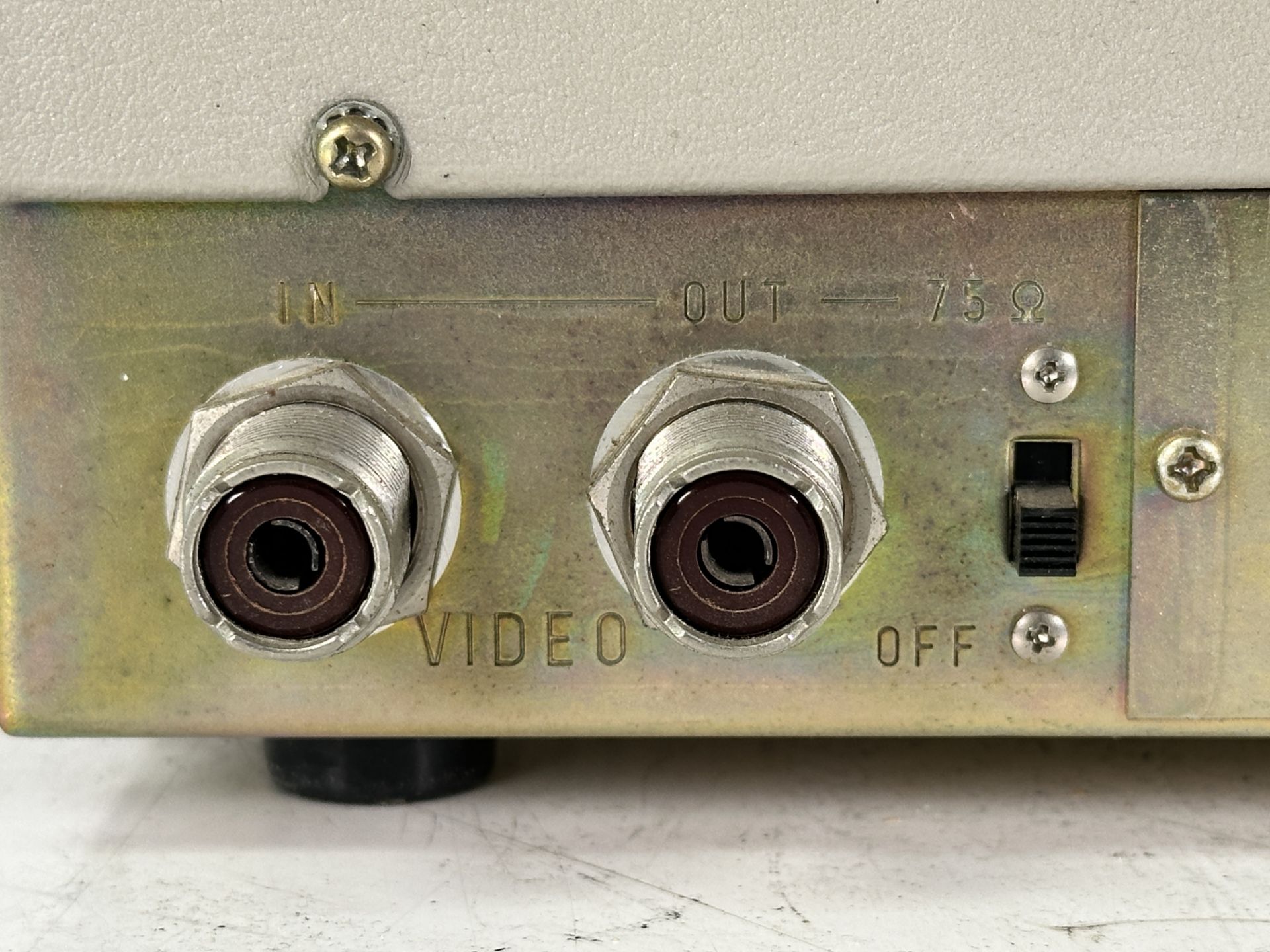 Hitachi VM-910AM CRT Monitor / Mini Monitor - Image 4 of 4