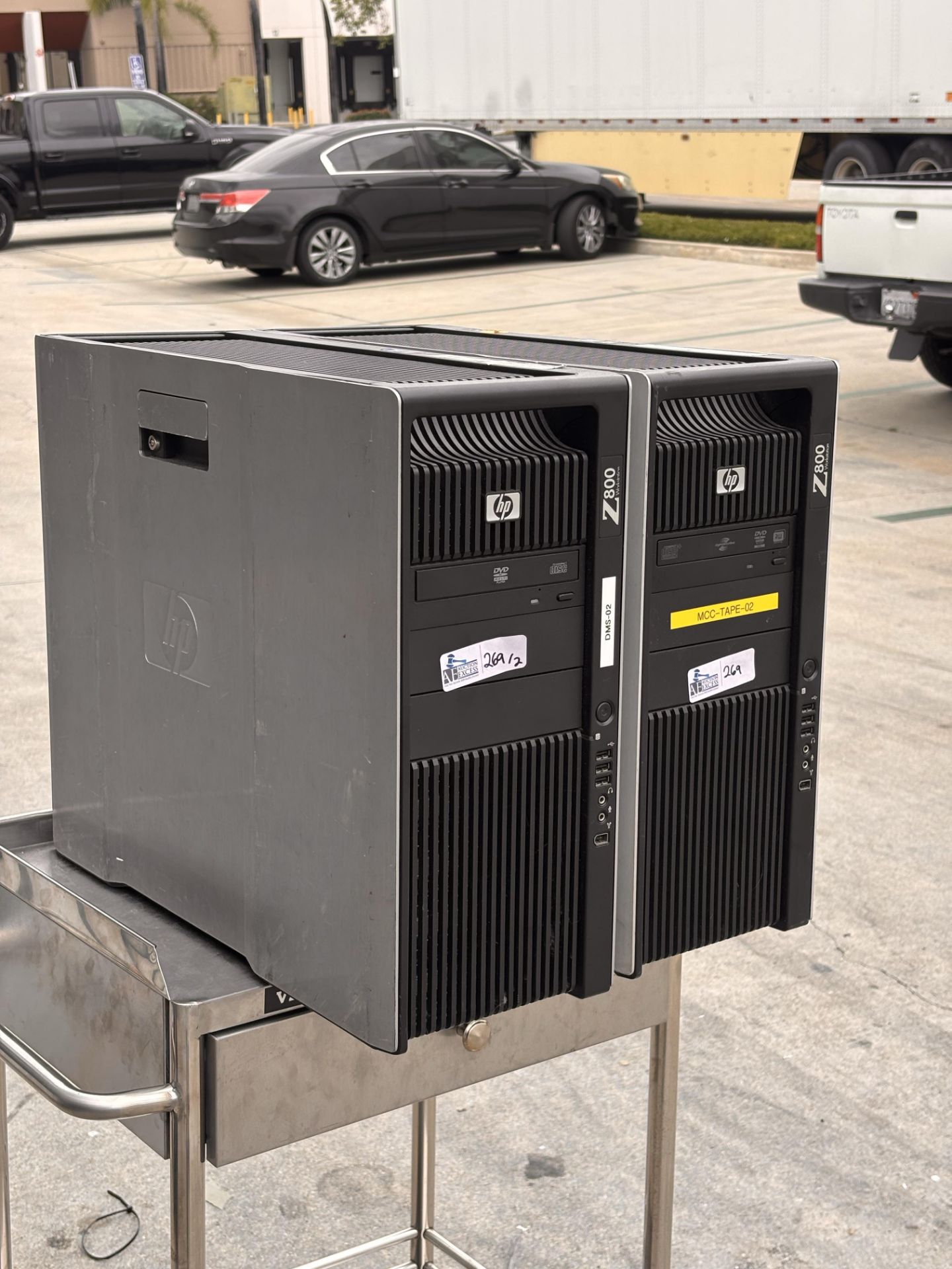 Lot of 2 HP Z800 Workstations (No ram or Hard Drives) - Image 2 of 9