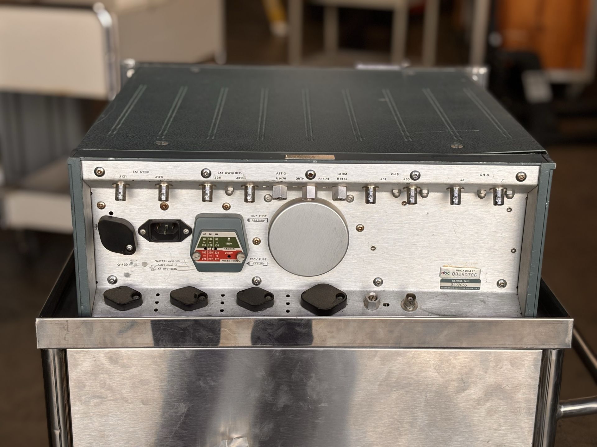 Tektronix 520A NTSC Vectorscope - Image 4 of 9