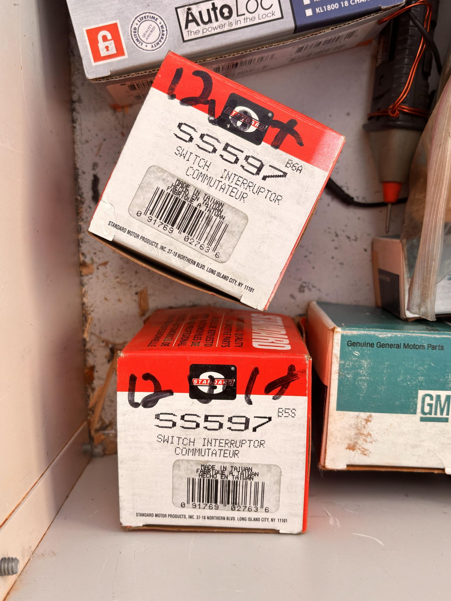 Lot of Automotive and Diagnostic Equipment: OBD2 Scanner, Timing Lights, Meters - Image 8 of 13