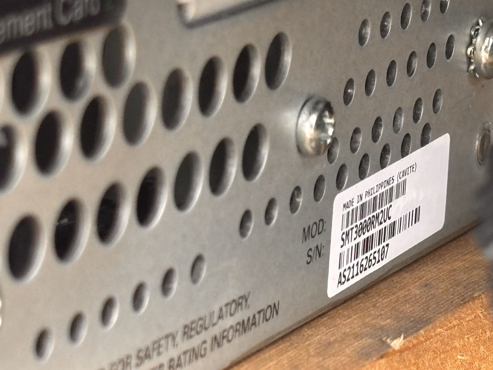 APC SMT3000RM2UC Smart-UPS 3000VA LCD RM 2U 120V With Schneider APC9641 Network Card - Image 4 of 8