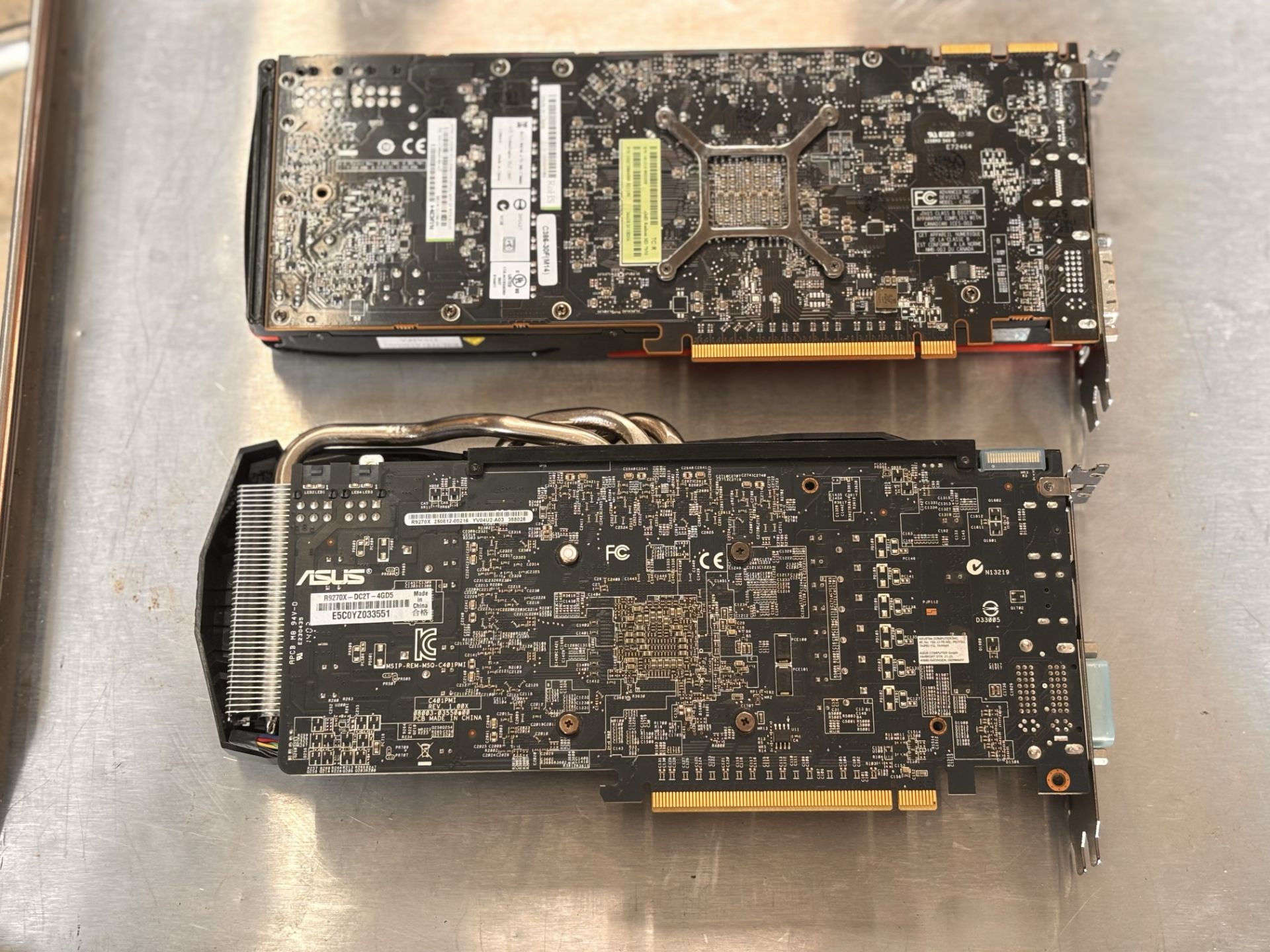 Lot of 2 Graphics Cards: ASUS AMD Radeon R9 270X 4GB GDDR5 Video Graphics Card GPU R9270X-DC2T-4GD5. - Image 2 of 5