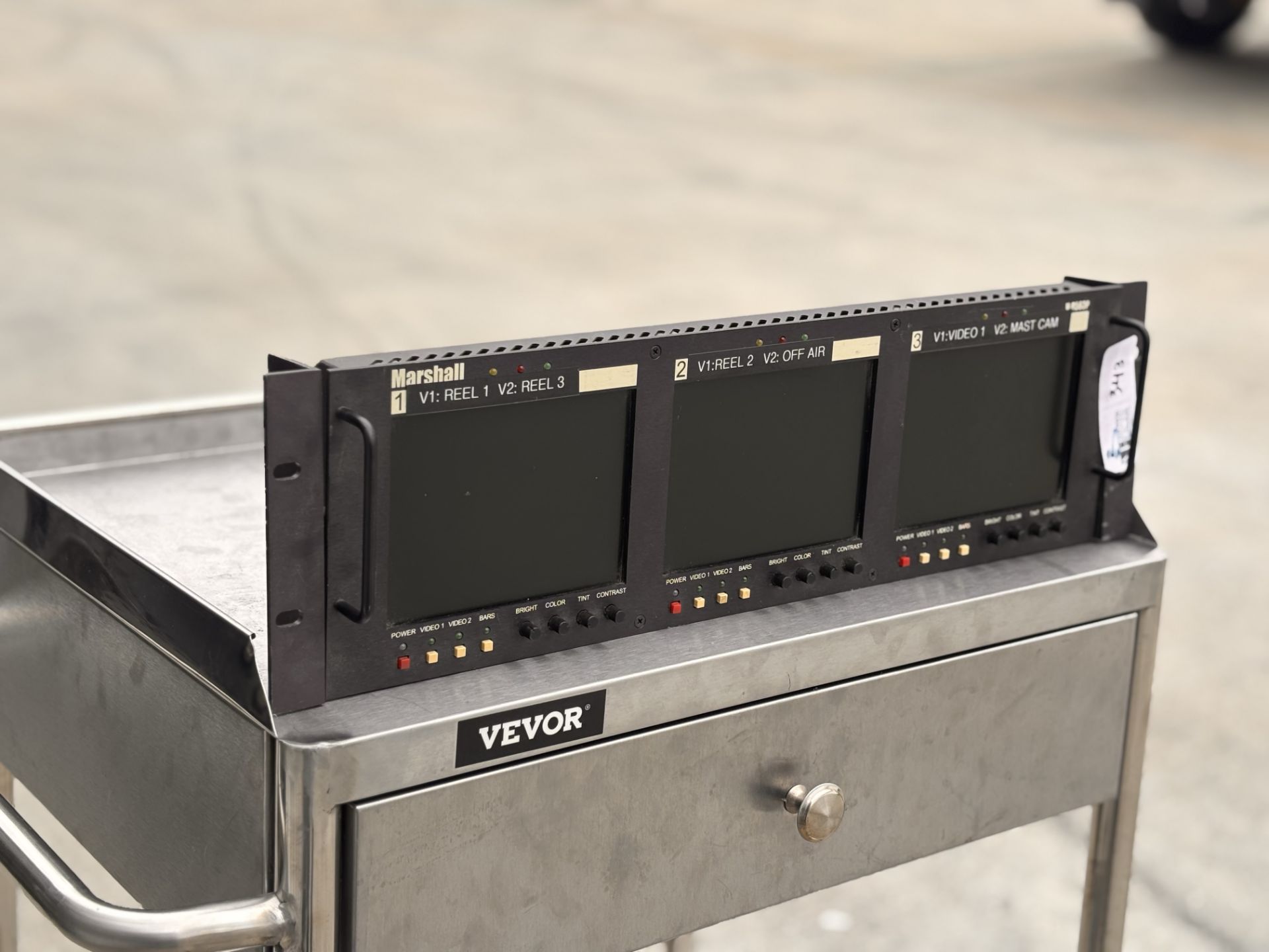 Marshall V-R63P Triple 3 x 5.8 " Rack Mounted LCD Video Monitor - Image 2 of 4