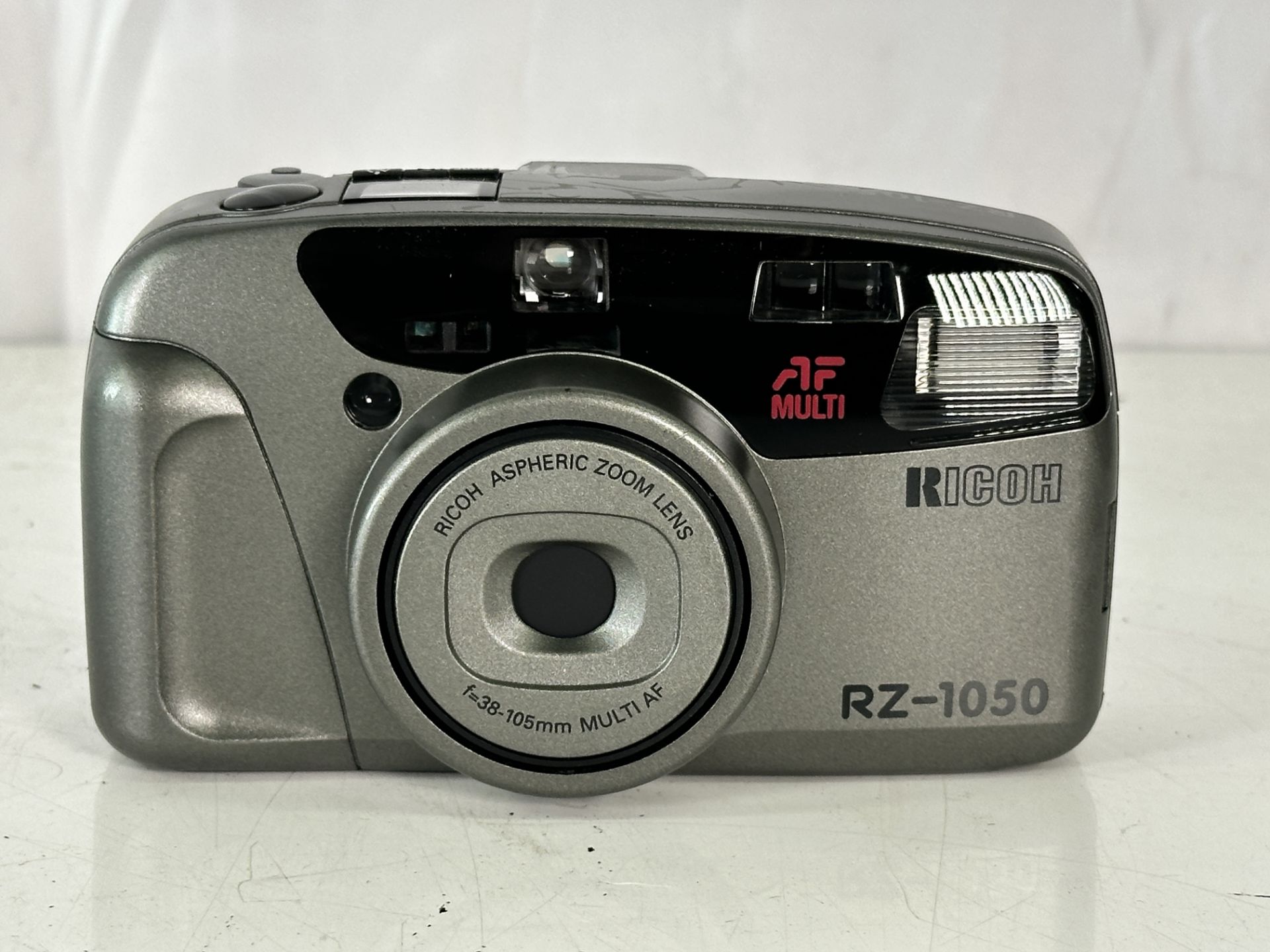 Lot of 4 Ricoh RZ-1050 35mm Autofocus Cameras New Old Stock - Image 5 of 9
