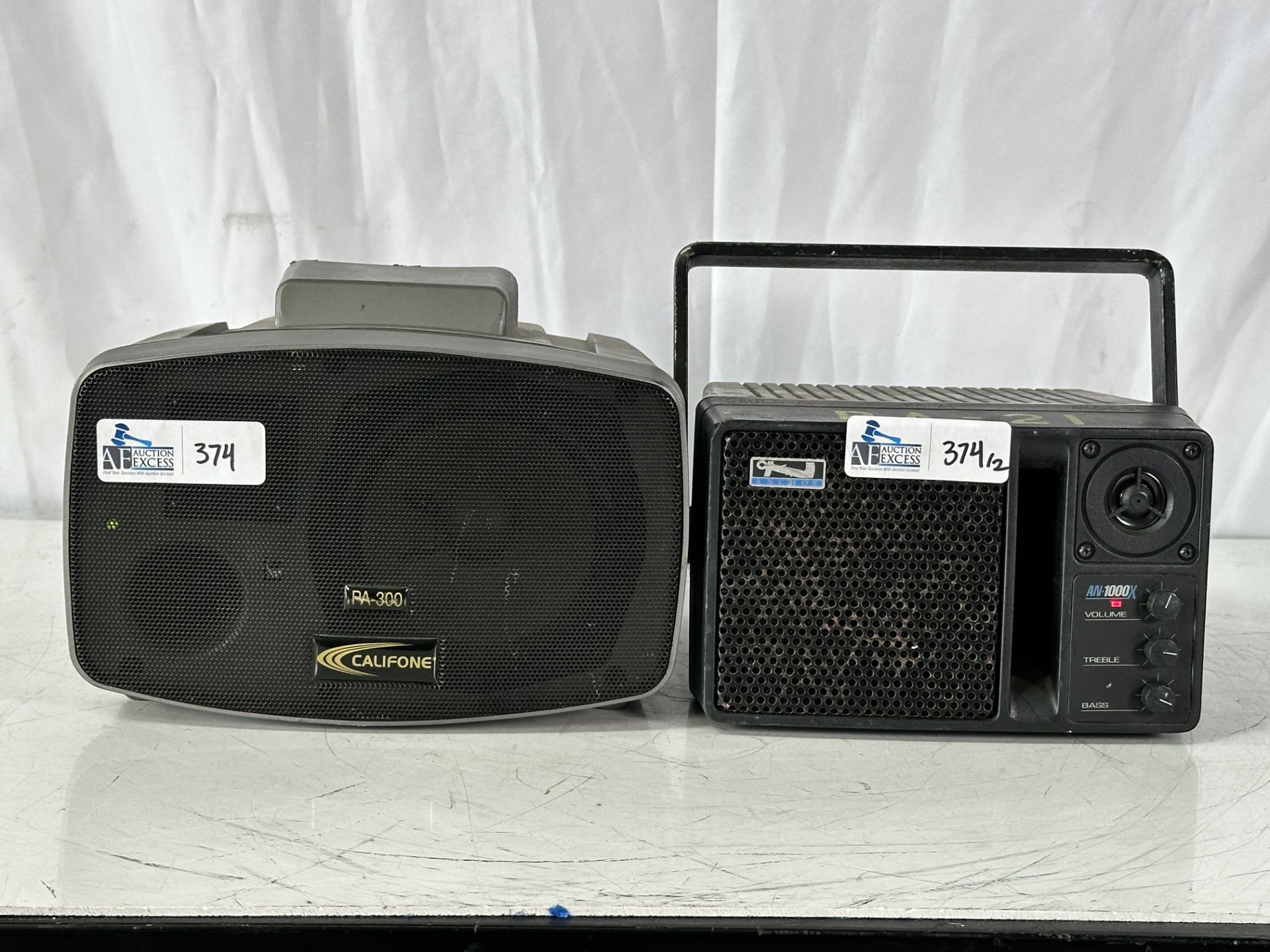Lot of 2 Powered Portable Speakers, Anchor AN-1000x Monitor + Califone PA-300 Presentation PA Speake