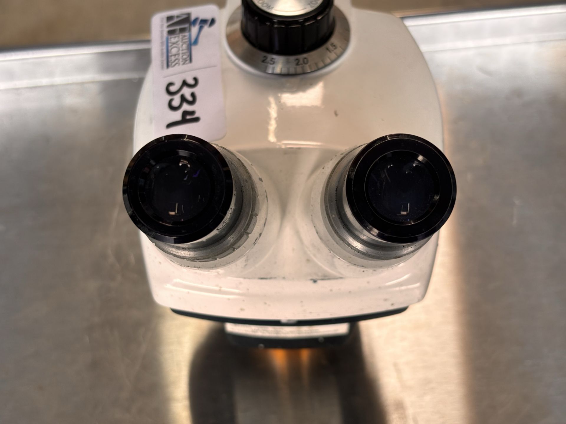 Bausch & Lomb StereoZoom 3 1.0x - 2.5x w/ Americal Optical 10x WF Eyepieces - Image 3 of 7