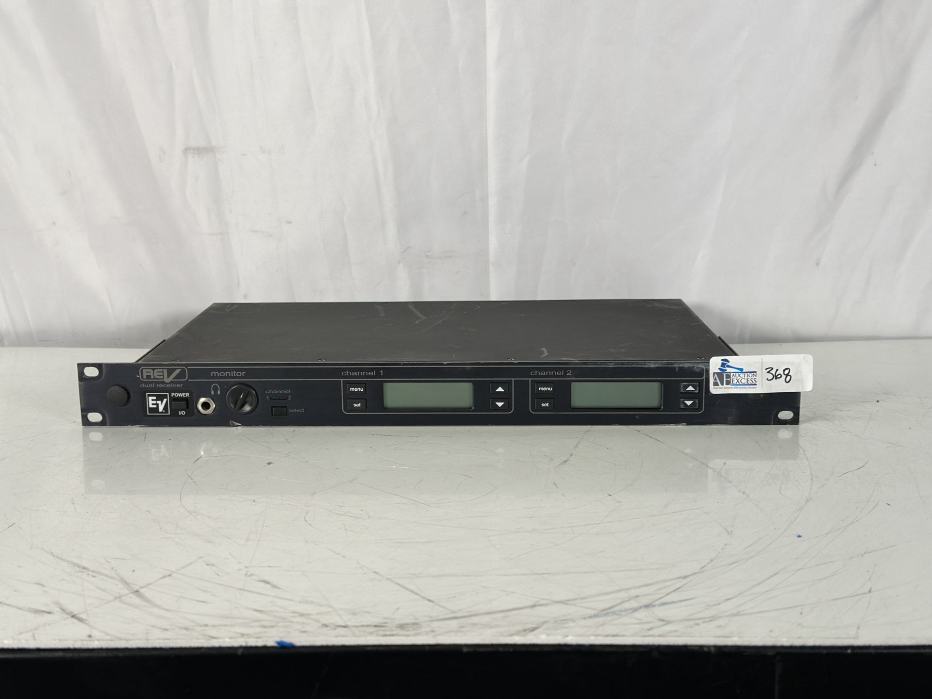 Electro Voice REV-D Dual UHF Wireless Microphone System Band Receiver With Rack