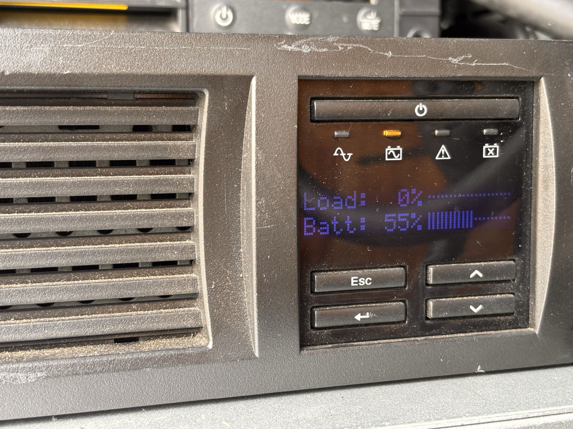 Lot of 2 UPS', Tripp Lite SMART3000RMXL2U 120V 3kVA 2.88kW UPS + APC Smart-UPS 1500 SMT1500RM2U UPS - Image 9 of 12