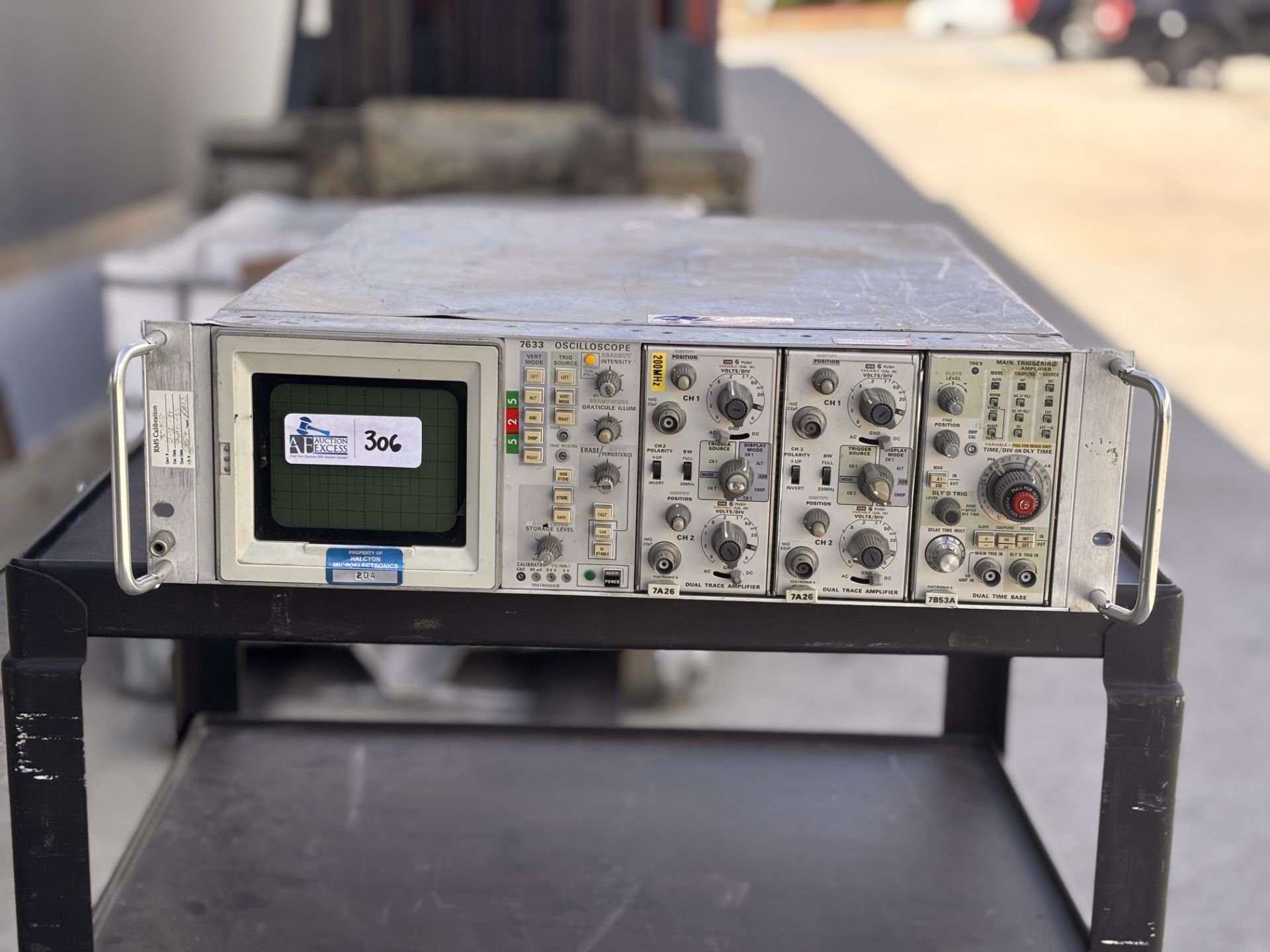 Tektronix 7633 Oscilloscope w/ (2) 7A26 Dual Trace Amplifiers, 7B53A Dual Time Base Plugin Module