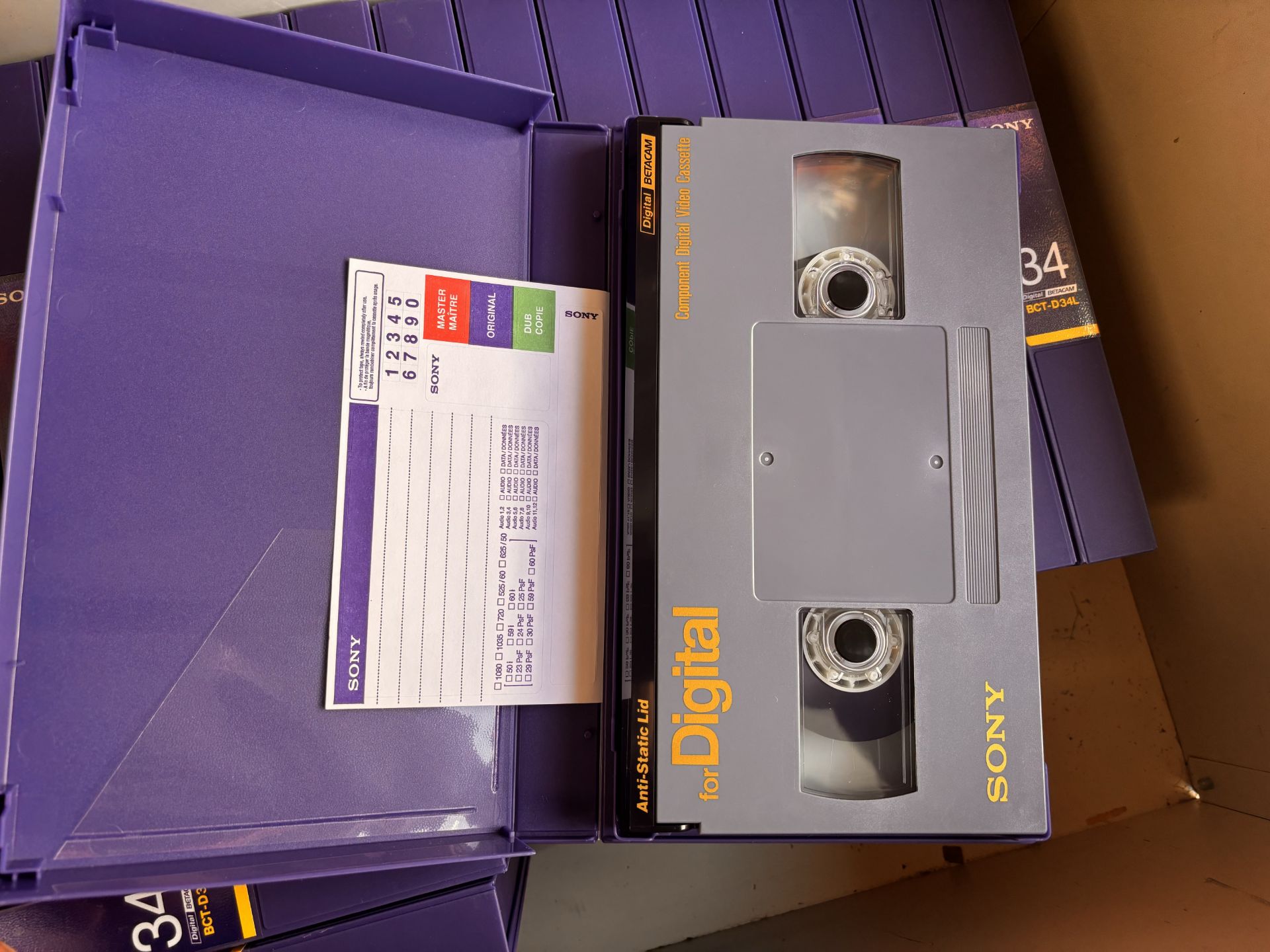 Lot of 25 Sony / Fuji Digital Betacam (DigiBeta) Tapes Including BCT-D124L, D321 Betacam, BCT- D94L - Image 5 of 5