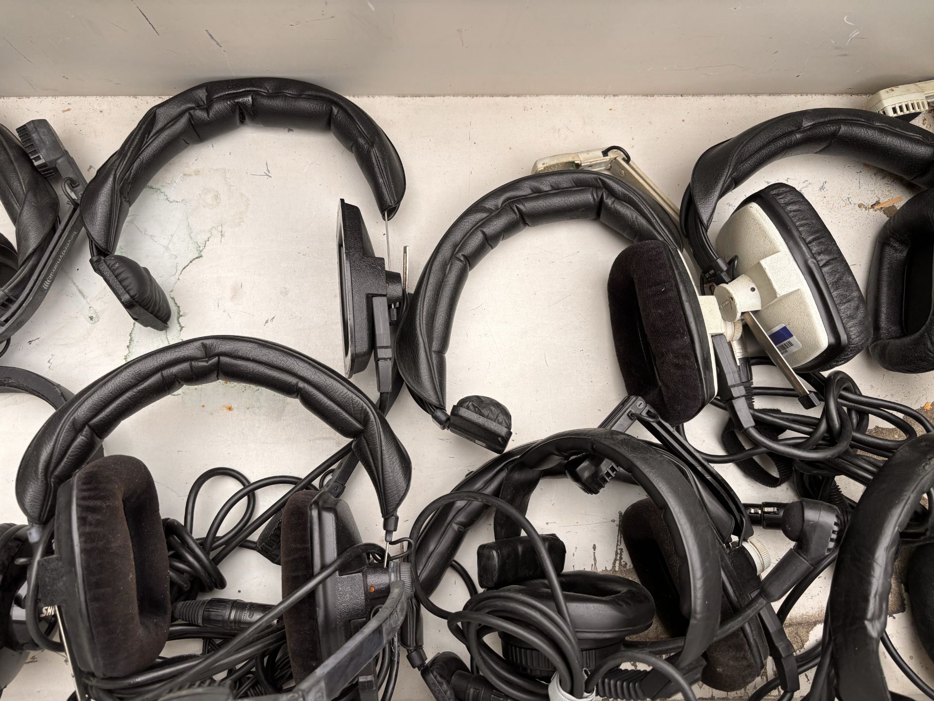 Lot of Headphones including Beyer Dynamic DT 109, Shure SRH240A, Sony MDR-7506 - Image 3 of 12