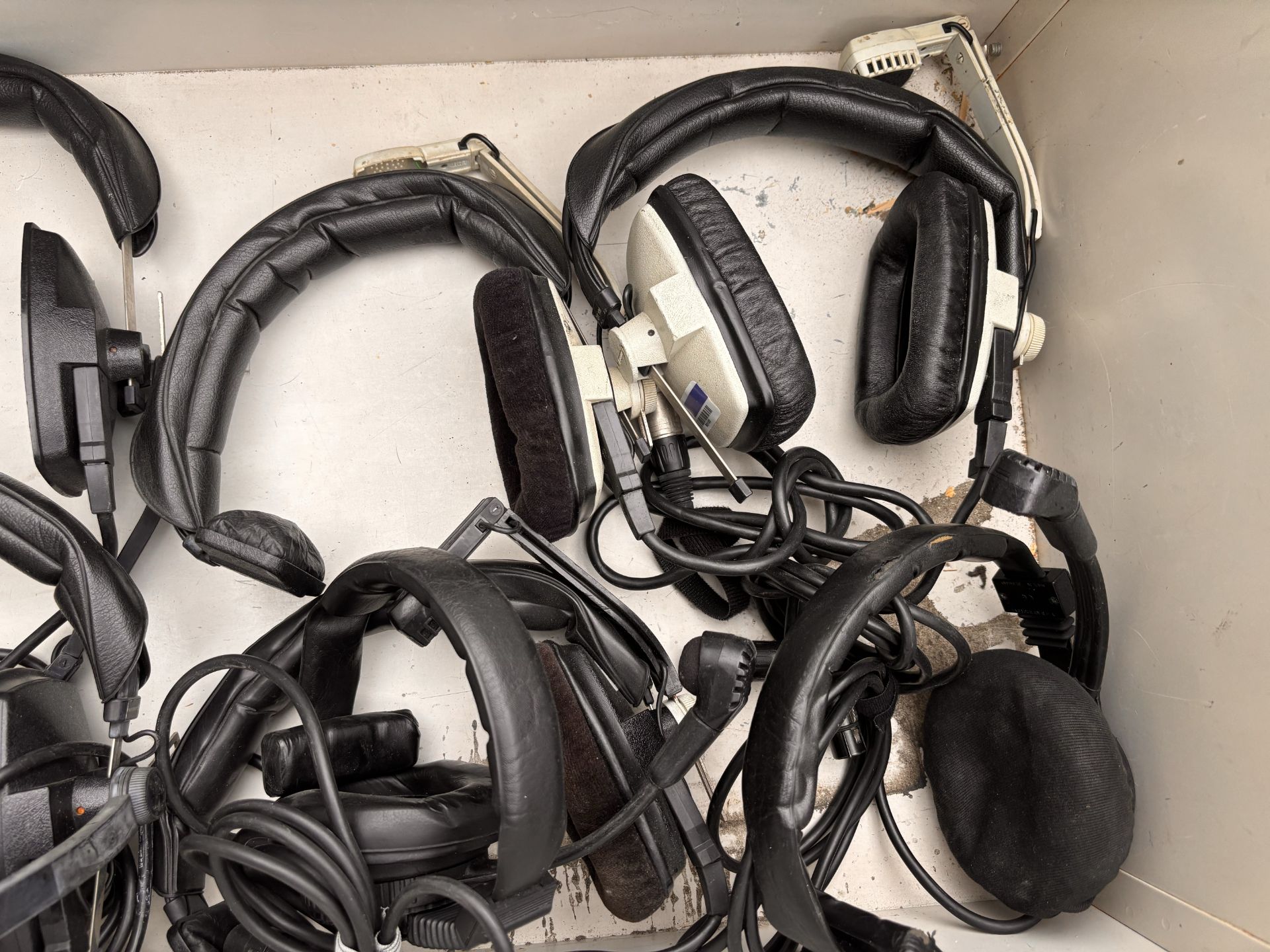 Lot of Headphones including Beyer Dynamic DT 109, Shure SRH240A, Sony MDR-7506 - Image 4 of 12