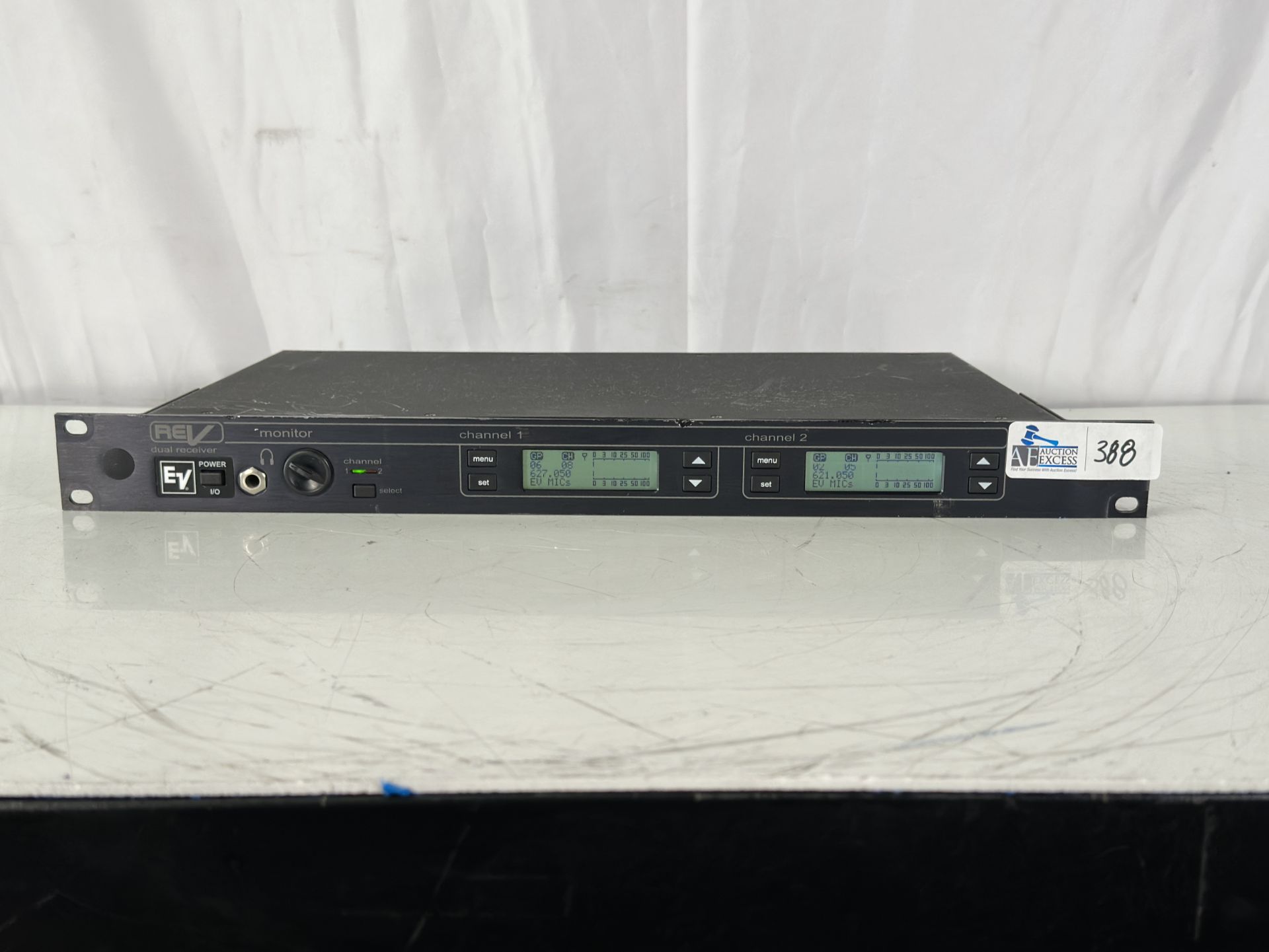 Electro Voice REV-D Dual UHF Wireless Microphone System Band Receiver With Rack