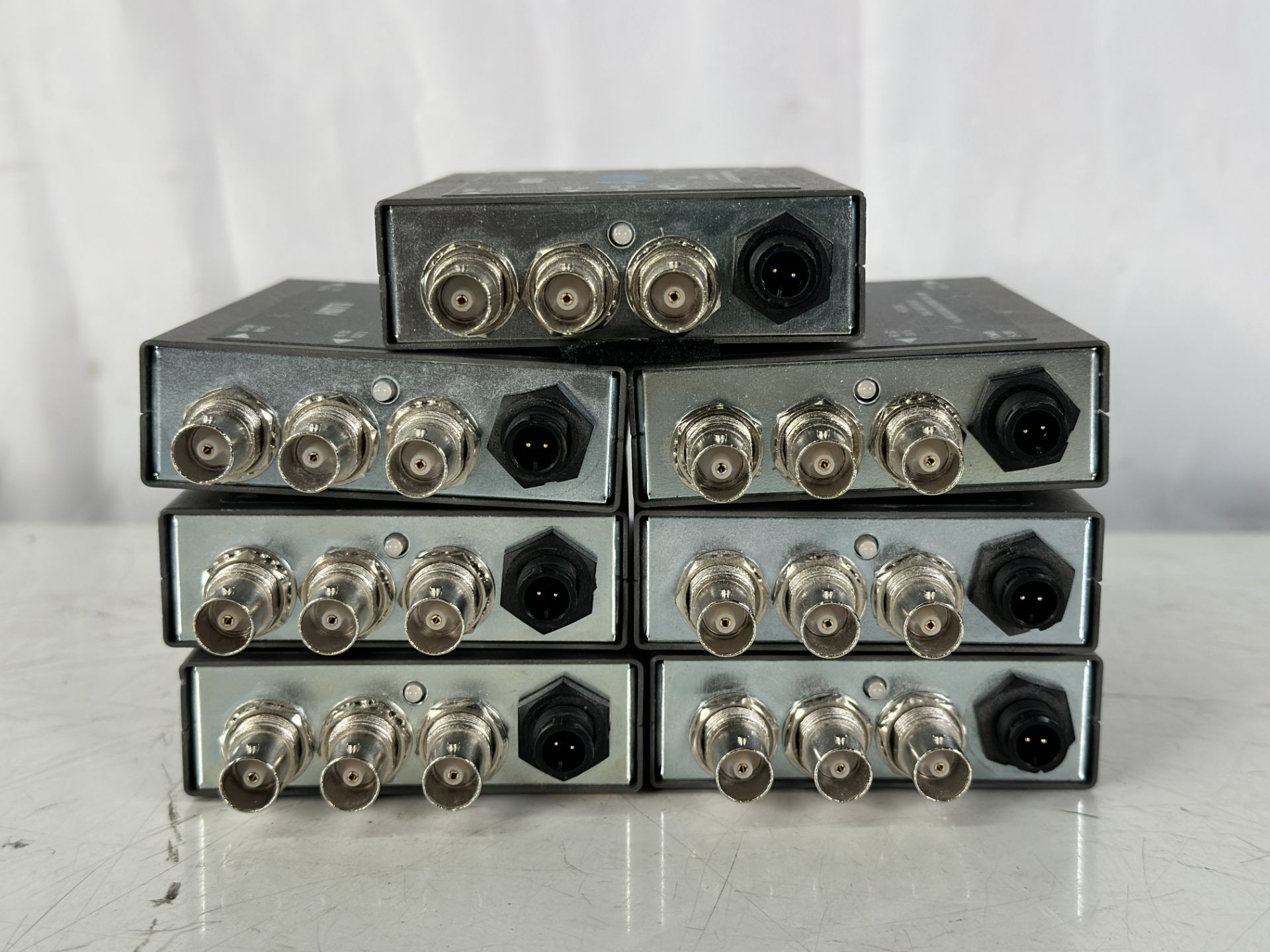 Lot of (5) AJA HD10DA 1x6 HD/SD Re-locking Distribution Amplifiers Dual Rate, + (1) AJA HD10AM 8 Ch - Image 3 of 3