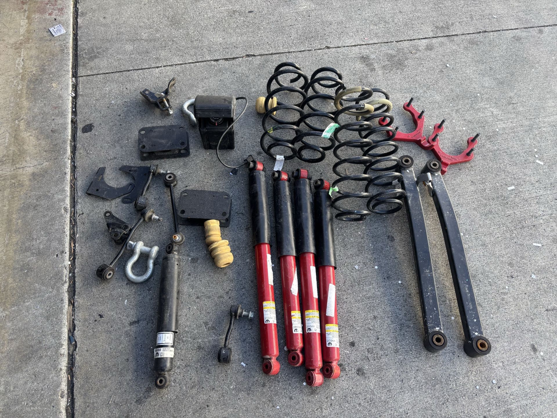 Jeep Wrangler JL Rubicon Mopar Suspension Takeoff Lot - Shocks, Springs, LCAs