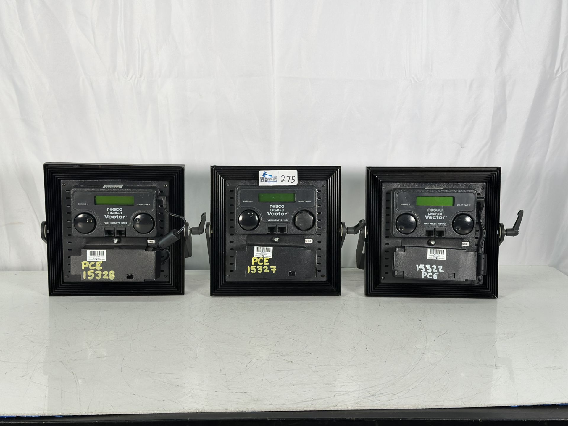 Rosco LitePad LED 3-Light Kit AC/DC Power w/Dimmers, Color Temp Change Includes Hard Case, 3 Stands, - Image 7 of 16