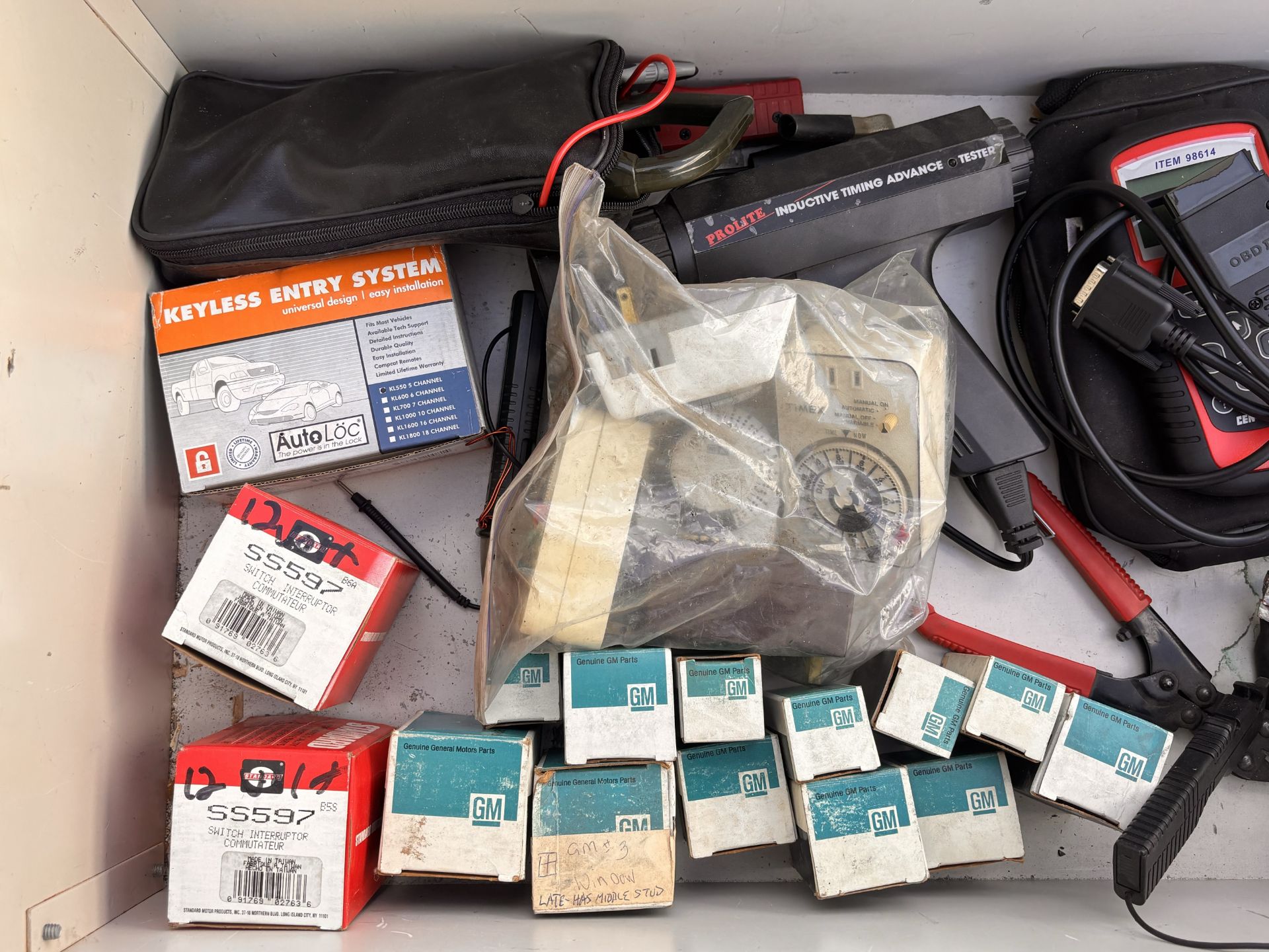 Lot of Automotive and Diagnostic Equipment: OBD2 Scanner, Timing Lights, Meters - Image 3 of 13