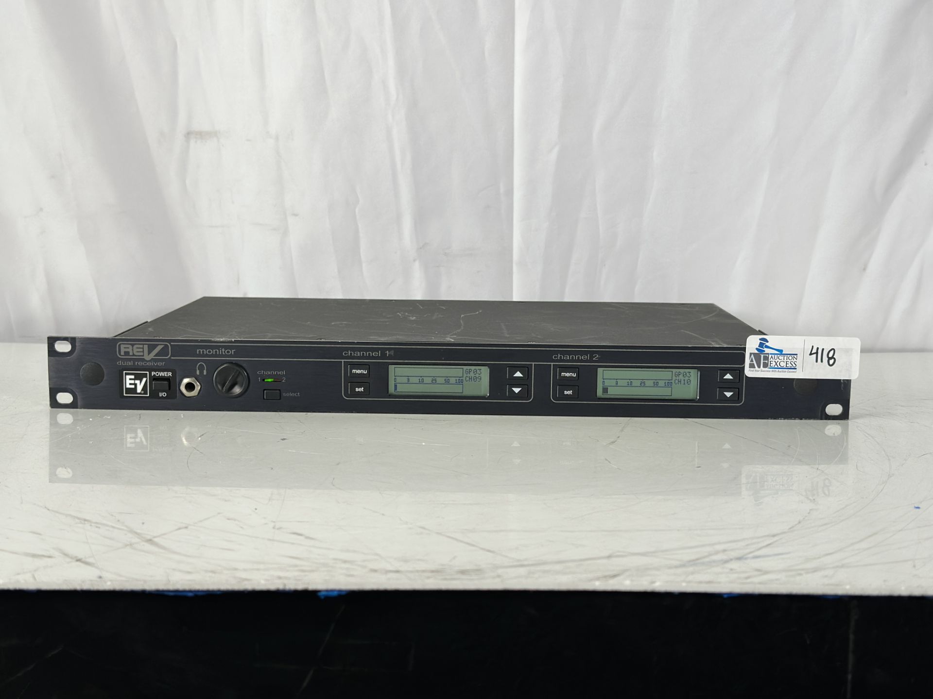 Electro Voice REV-D Dual UHF Wireless Microphone System Band Receiver With Rack