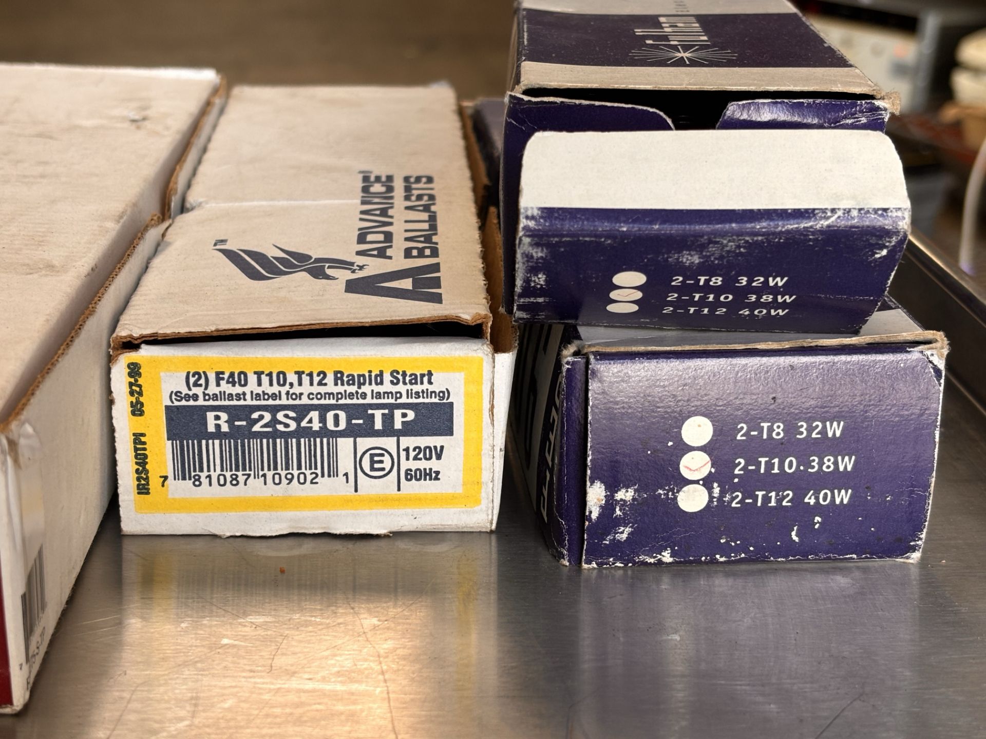 Lot of 6 Ballasts New Old Stock including Advance Ballast R-2S40-1-TP, (2) Power Lighting M28-120-SE - Image 4 of 5