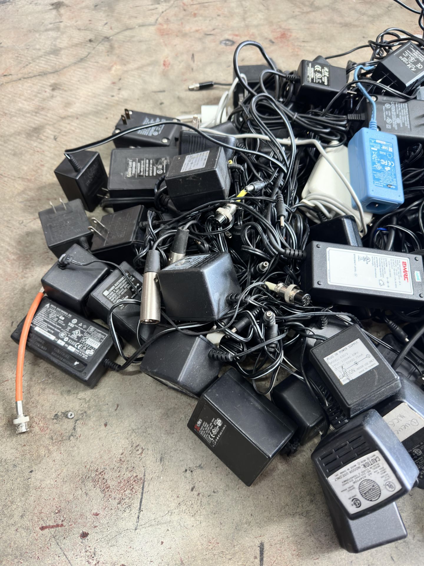 Lot of Misc Power Supplies and Computer Periphals - Image 2 of 4