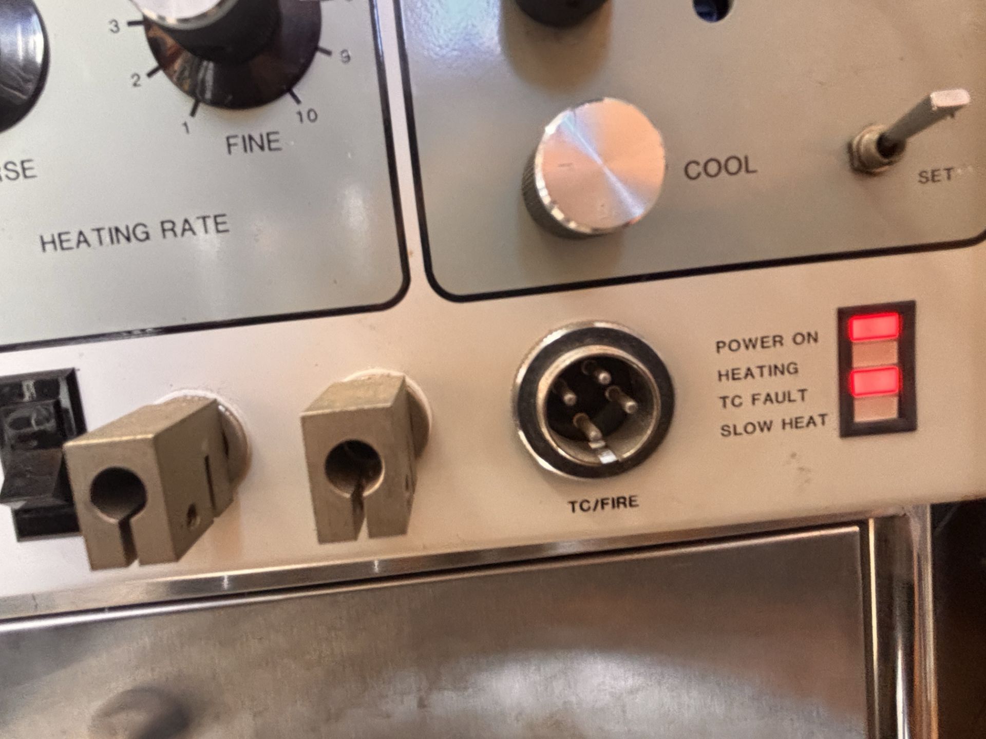 Pace PPS -5 Soldering Desoldering Station + Hughes HTT-650 Soldering Power Supply - Image 9 of 10