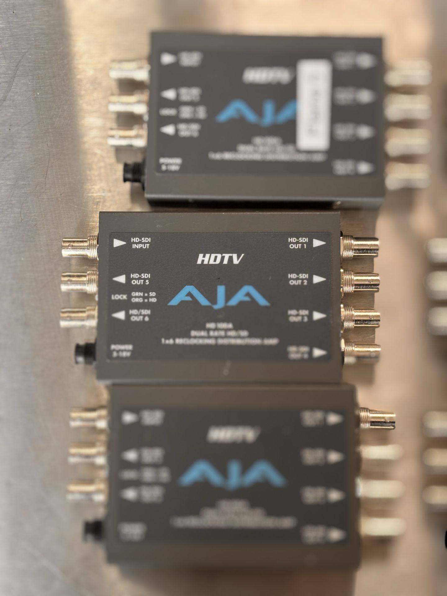 Lot of 6 AJA HD10DA 1x6 HD/SD Re-locking Distribution Amplifiers Dual Rate - Image 2 of 4
