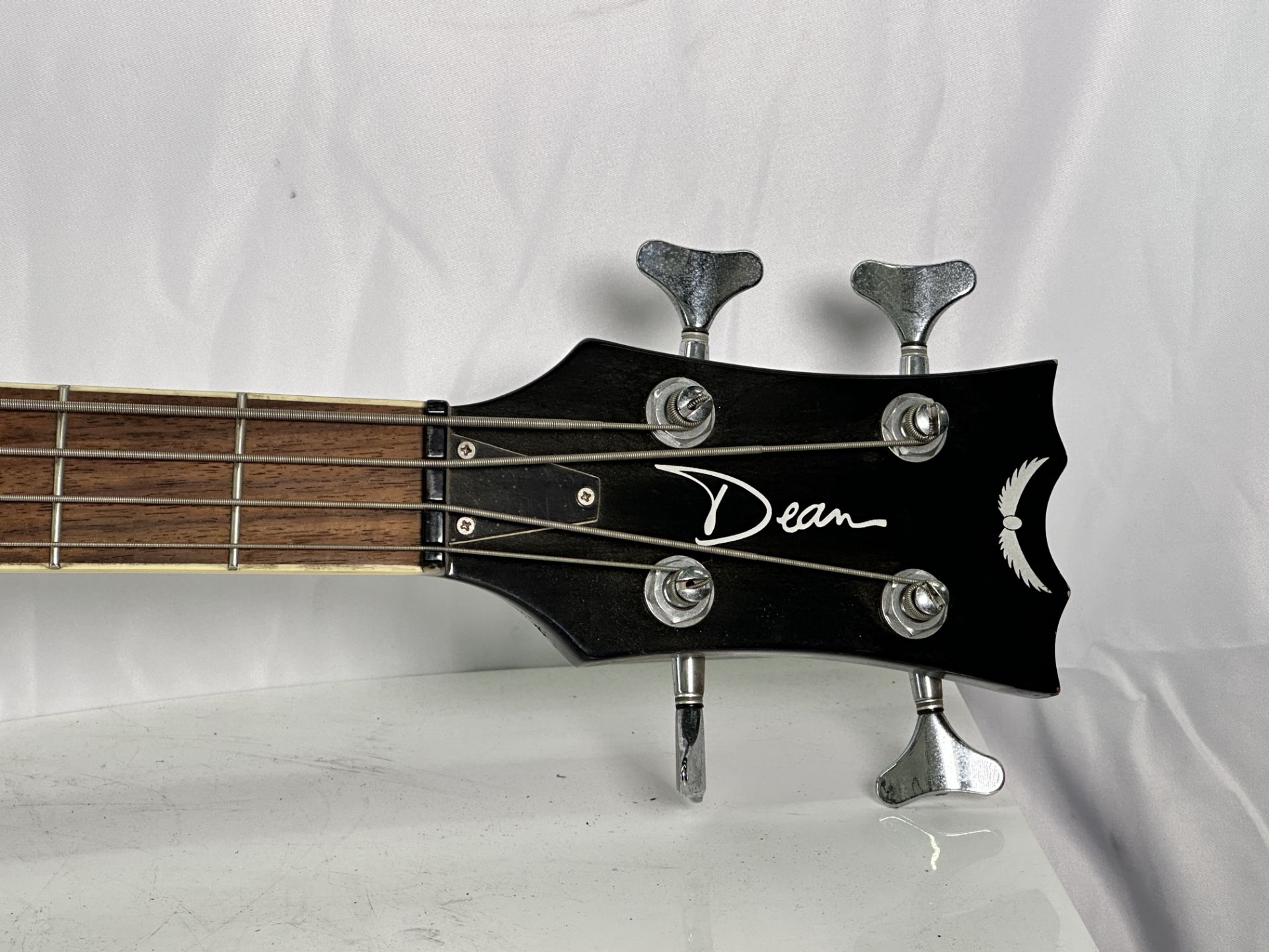 Dean 4 String Electric Base Guitar (Crack in headstock) - Image 4 of 9