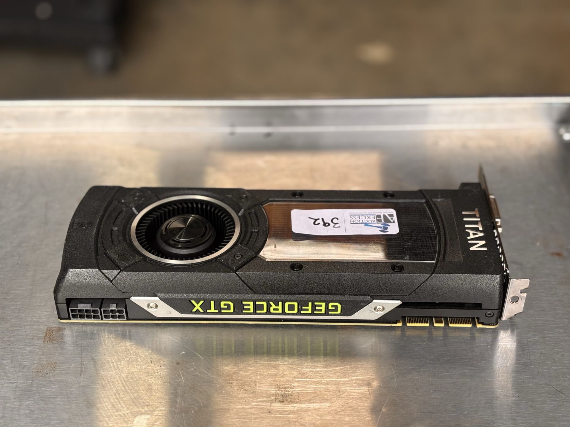 Nvidia Titan 12G-P4-2990-KR Graphics Card - Image 3 of 5