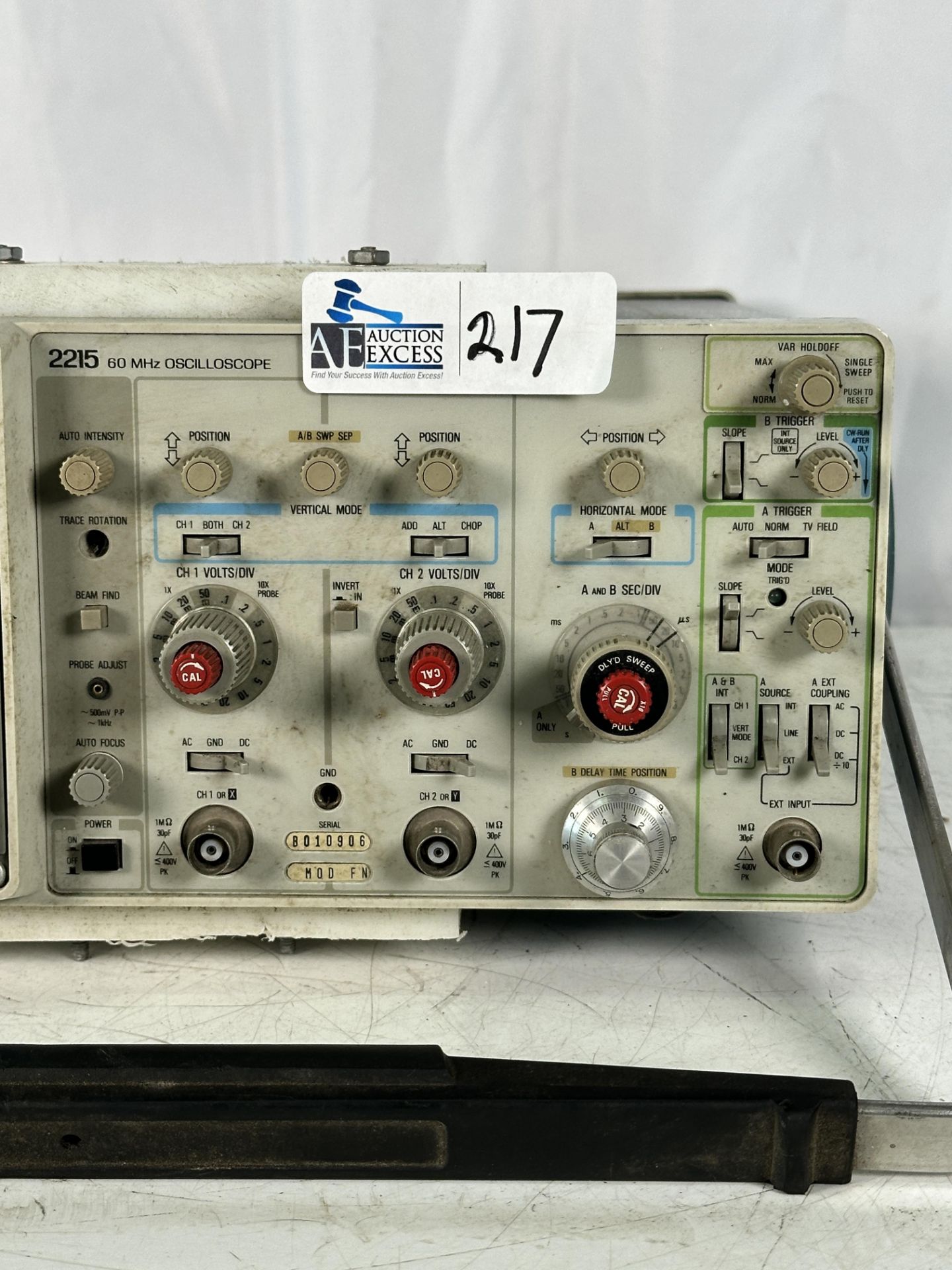 Tektronix 2215 60MHz Dual Channel Oscilloscope - Image 3 of 5