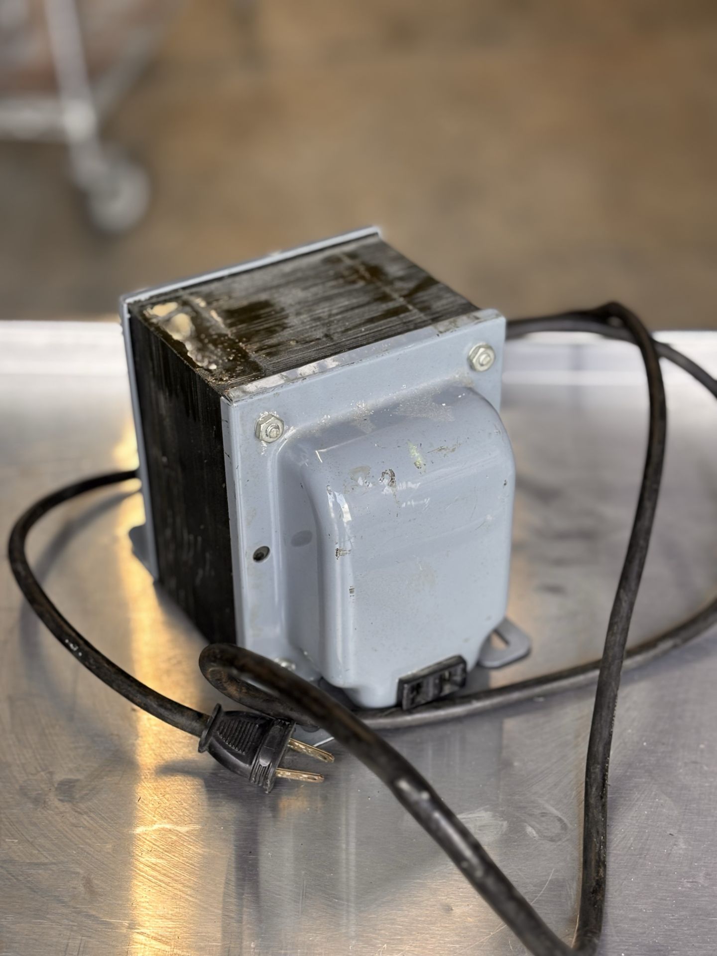 Triad N-57M Isolation Transformer 115VAC 500VA - Image 4 of 5