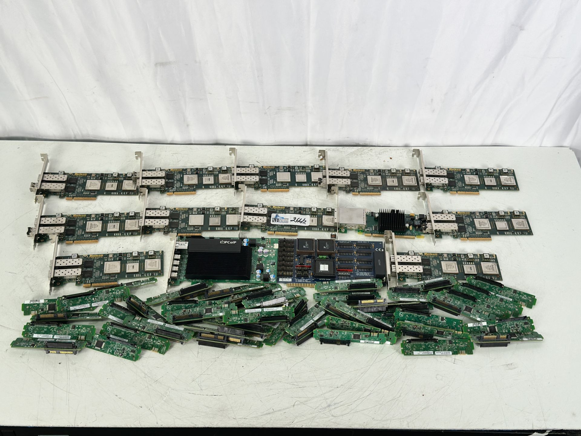 Large Lot of PciE Cards w/ Periphals including Card Readers, RS-232 Converters etc - Image 5 of 13