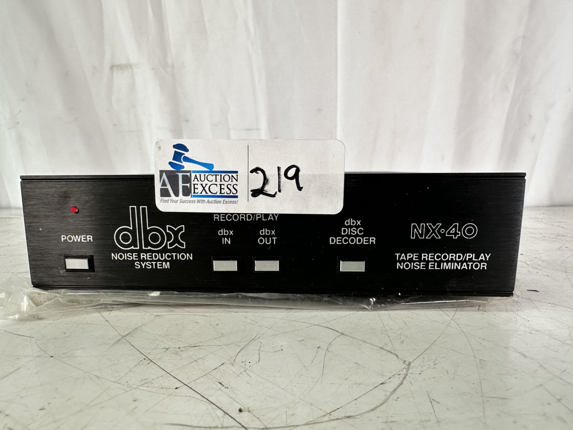 DBX NX-40 Noise Reduction System in Plastic in Original Box - Image 3 of 4