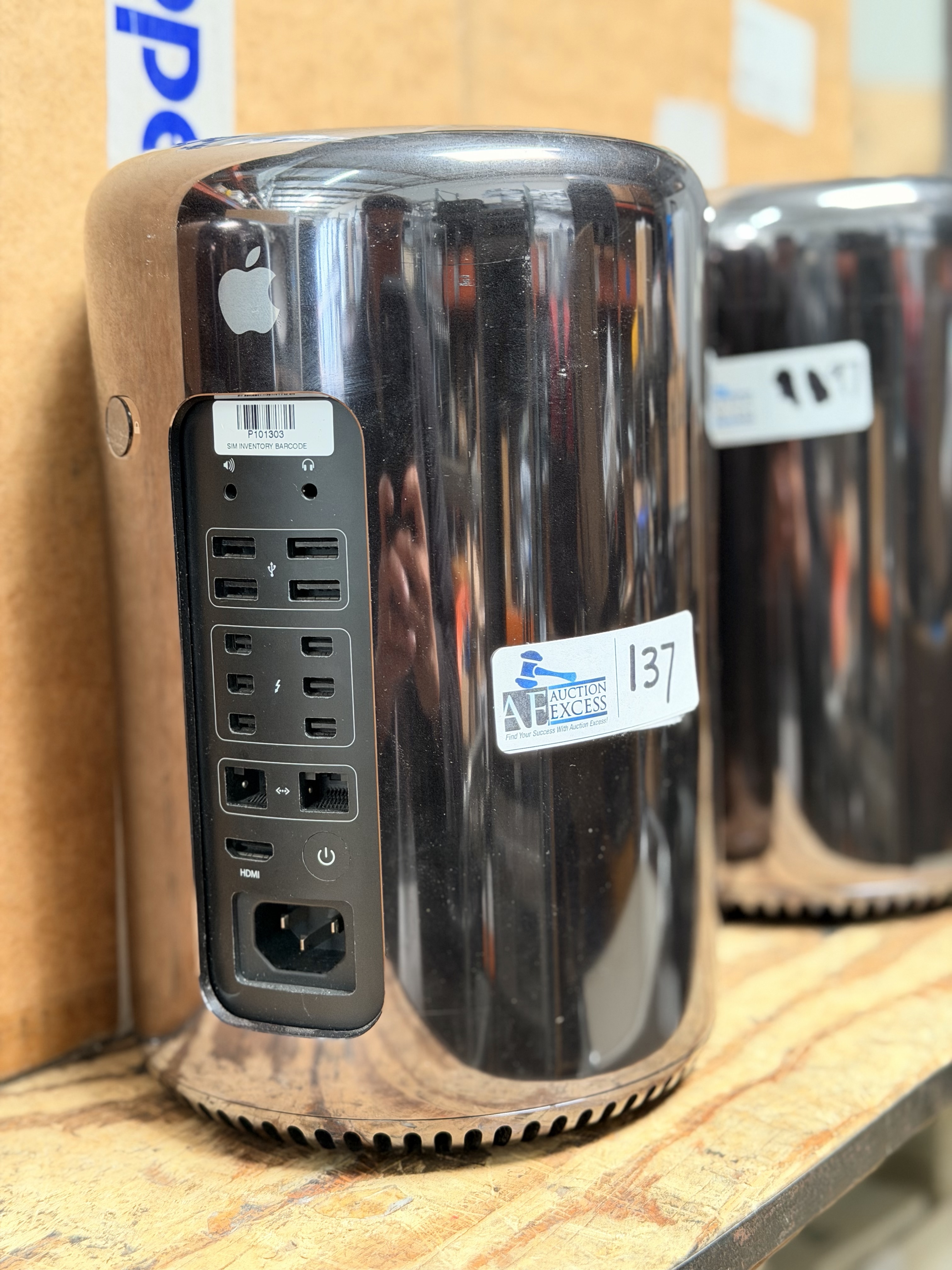 Apple Mac Pro Late 2013 3.0GHz 8-Core Xeon E5-1680 v2 64GB RAM