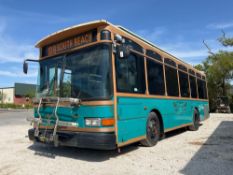 2009 GILLIG MODEL G27E102N2; LOW FLOOR BEACH TROLLEY PASSENGER BUS
