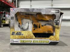 UNUSED DIE-CAST 2.4G HZ 8CHANNEL REMOTE TOY EXCAVATOR
