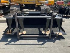 UNUSED 2026GIYI PLATE GRAPPLE ATTACHMENT MODEL PG72 FOR UNIVERSAL SKID STEER, APPROX WORKING WIDTH