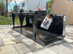 UNUSED GIYI GY-X PG44C 44IN. GRAPPLE SKID STEER ATTACHMENT