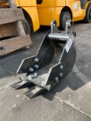 MINI EXCAVATOR BUCKET ATTACHMENT WITH TEETH, 7 IN