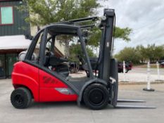 LINDE FORKLIFT MODEL H30T, LP POWERED, APPROX MAX CAPACITY 5605LBS, APPROX MAX HEIGHT 152in, FING...