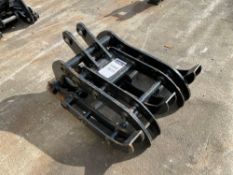 ( 1 ) UNUSED GRAPPLE ATTACHMENT FOR MINI EXCAVATOR