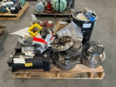 ( 1 ) PALLET OF PNEUMATIC CYLINDERS / REGULATOR / CHUCKS & OTHER MISC INDUSTRIAL PARTS