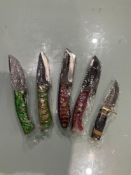( 5 ) UNUSED HANDMADE DAMASCUS KNIVES , ASSORTED SIZES AND COLORS, STEEL AND HANDMADE DAMASCUS